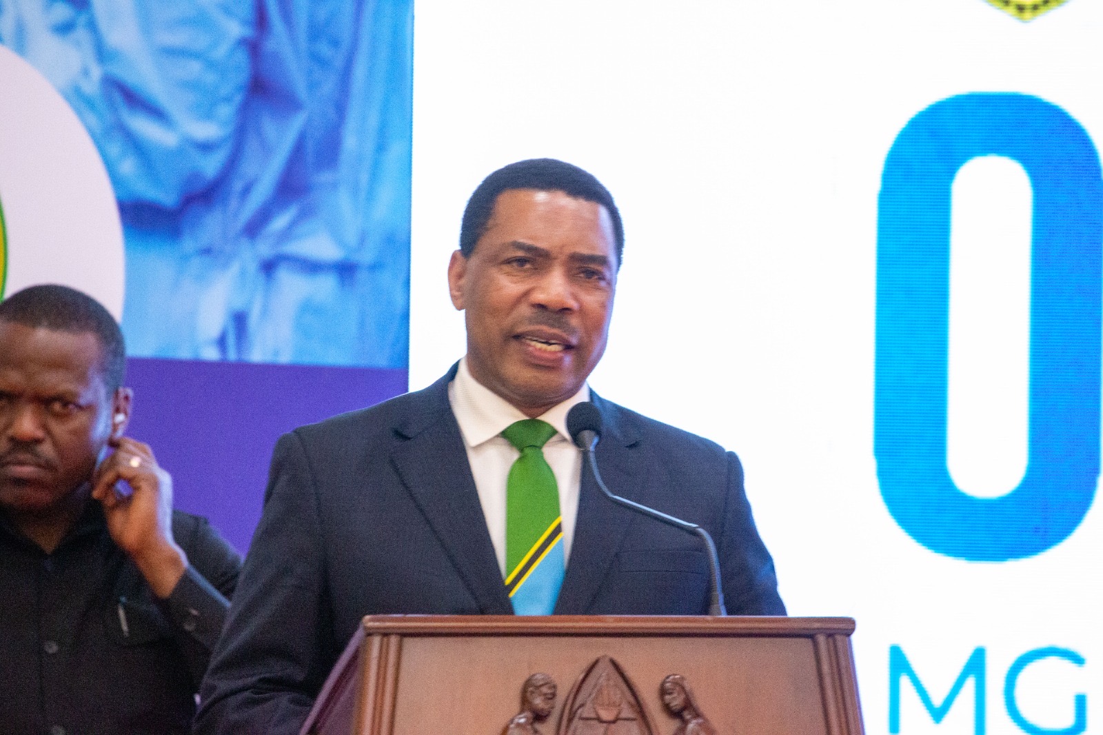 WAZIRI MKUU AHIMIZA WATANZANIA KUUNGANA KUOKOA MAISHA