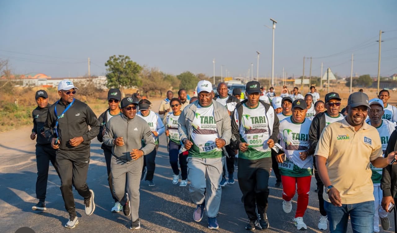 WAZIRI CHONGOLO AONGOZA MARATHON YA MIAKA 10 YA TARI, AHIMIZA UTAFITI KWA KILIMO CHENYE TIJA